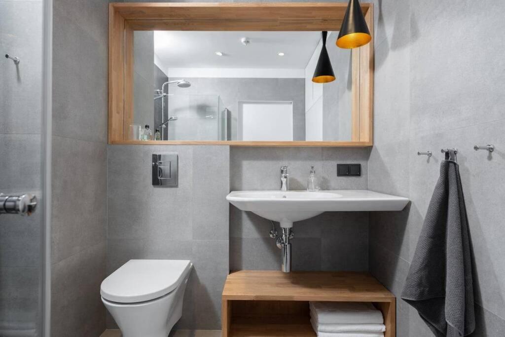 Stylish Apartment Luminis In Krakow'S Kazimierz ภายนอก รูปภาพ